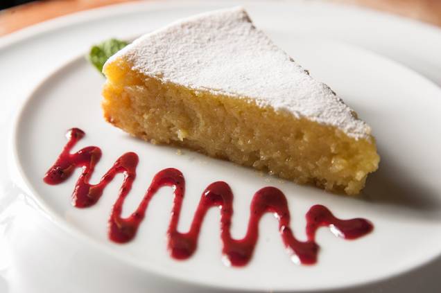 Sem economia de açúcar, o toucinho do céu é um dos doces conventuais Sem economia de açúcar, o toucinho do céu é um dos doces conventuais