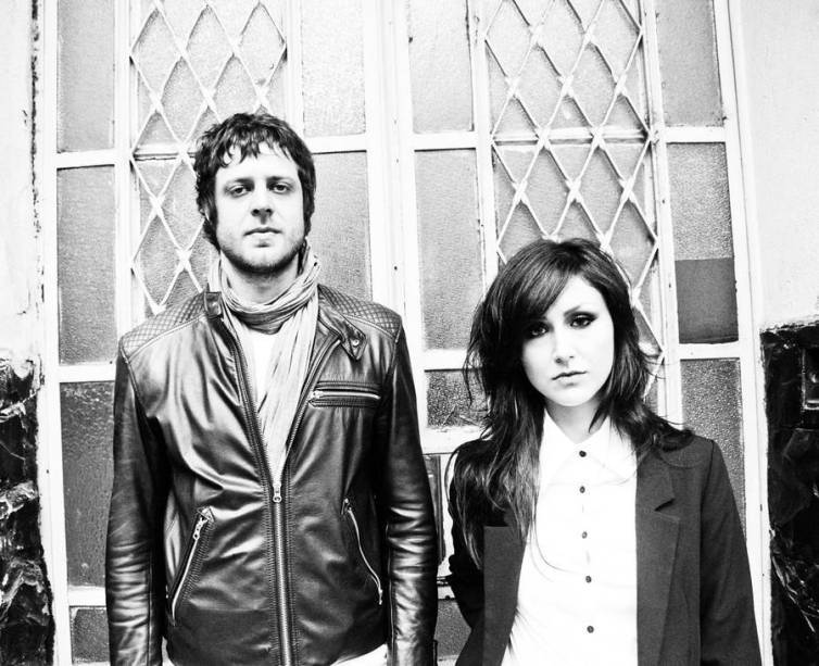 Banda Pure, formada por Icaro Scagliusi e Bela Fern, lança seu primeiro álbum <em>Control</em> Banda Pure, formada por Icaro Scagliusi e Bela Fern, lança seu primeiro álbum <em>Control</em>