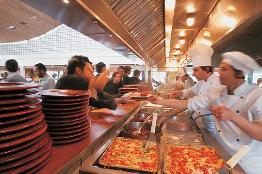 Estação de massas com receitas de Liane Ralston e Nadia Pizzo Estação de massas com receitas de Liane Ralston e Nadia Pizzo