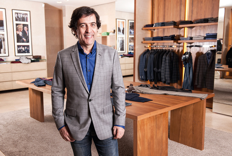 Ricardo Almeida: o preferido para vestir os noivos Ricardo Almeida: o preferido para vestir os noivos