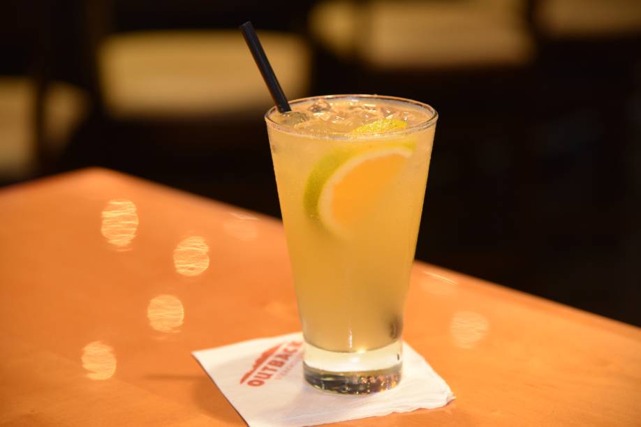 Red Citrus: o novo drinque é preparado com uísque Johnnie Walker Red Label, tônica Schweppes Citrus, suco de laranja e gelo Red Citrus: o novo drinque é preparado com uísque Johnnie Walker Red Label, tônica Schweppes Citrus, suco de laranja e gelo