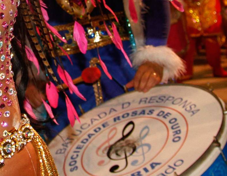 Rosas de Ouro: primeira festa da bateria, com open bar de chope Rosas de Ouro: primeira festa da bateria, com open bar de chope