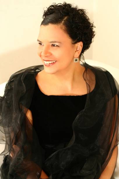 A soprano Rosemeire Moreira A soprano Rosemeire Moreira