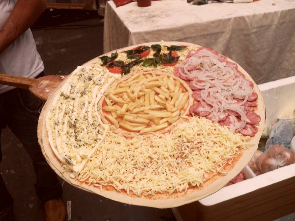 sabores-marguerita-calabresa-alho-quatro-queijos-e-fritas.jpeg