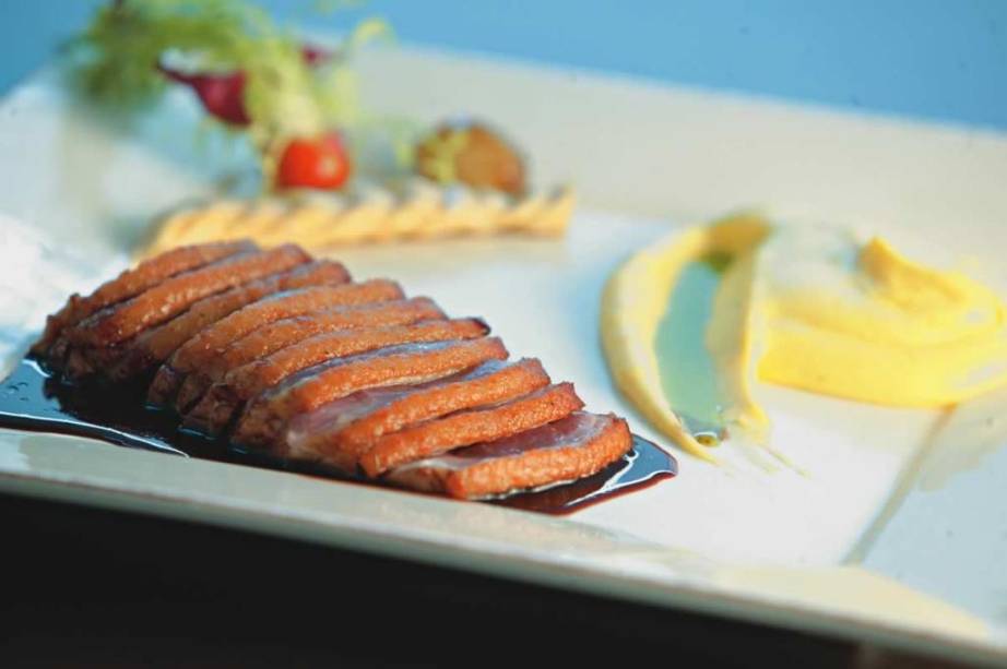 Peito de pato com purê de mandioquinha Peito de pato com purê de mandioquinha