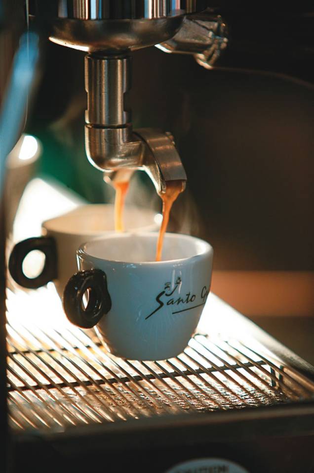 Santo Grão: matéria-prima especial nas mãos de baristas bem treinados Santo Grão: matéria-prima especial nas mãos de baristas bem treinados