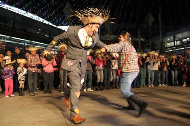 Além da quadrilha, a festa terá teatro, shows, aulas de dança e outras atividades Além da quadrilha, a festa terá teatro, shows, aulas de dança e outras atividades
