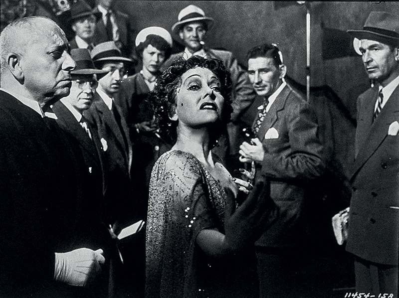 Crepúsculo dos Deuses: a história de uma atriz decadente, interpretada por Gloria Swanson Crepúsculo dos Deuses: a história de uma atriz decadente, interpretada por Gloria Swanson