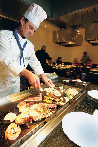 Teppan-yaki de frutos do mar com lagosta: a melhor sugestão do menu