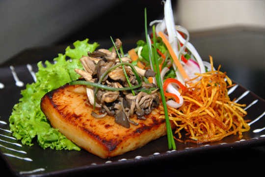 Filé de pirarucu curtido na pasta de soja adocicada, do Shintori Filé de pirarucu curtido na pasta de soja adocicada, do Shintori