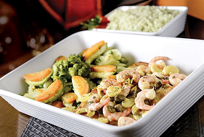 Sirigado à belle meunière, com doze camarões Sirigado à belle meunière, com doze camarões