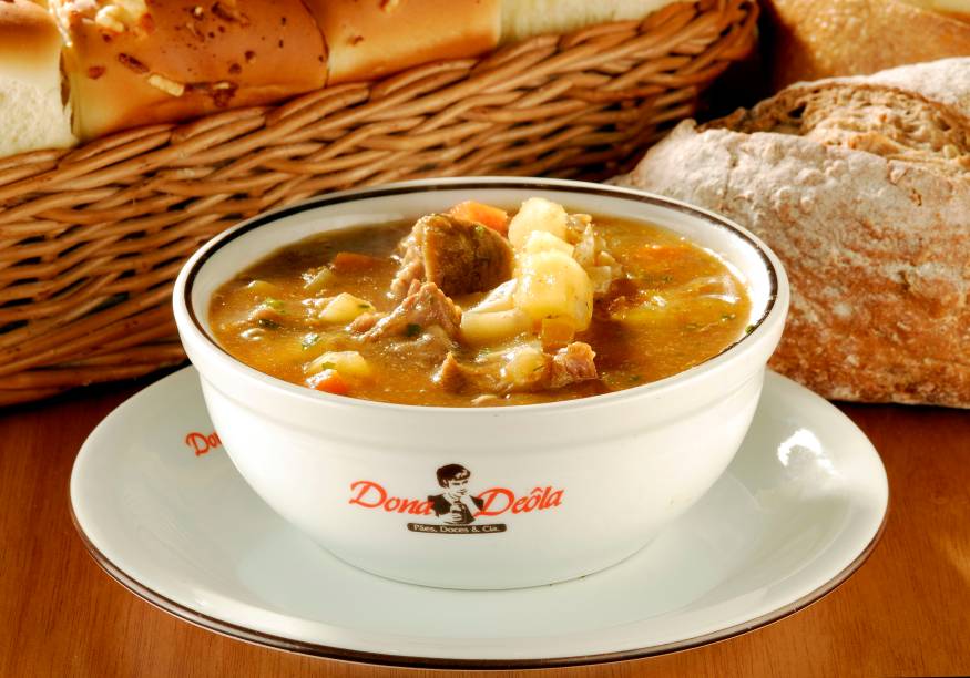 Dona Dêola: sopa de vaca atolada Dona Dêola: sopa de vaca atolada