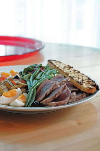 No Spot: a salada niçoise de atum pode ser pedida como entrada ou como prato principal No Spot: a salada niçoise de atum pode ser pedida como entrada ou como prato principal