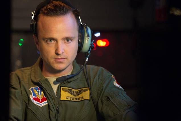 Decisão de Risco: o ator Aaron Paul também integra o elenco Decisão de Risco: o ator Aaron Paul também integra o elenco