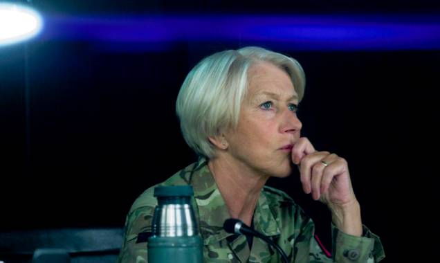 Decisão de Risco: Helen Mirren é a coronel Katherine Powell Decisão de Risco: Helen Mirren é a coronel Katherine Powell