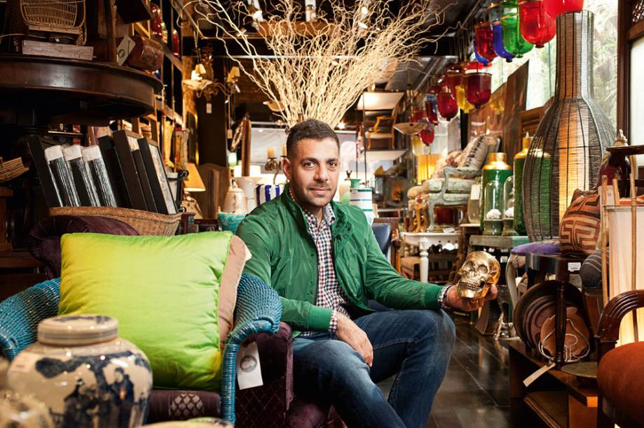 Bergamin, em sua loja de design Bergamin, em sua loja de design