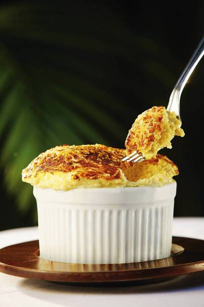 Brilham da entrada à sobremesa receitas de suflê do chef Jean Durand, hoje executadaspelo neto Raphael Despirite. Boa versão salgada, o de queijo gruyère sai por R$ 49,00. Brilham da entrada à sobremesa receitas de suflê do chef Jean Durand, hoje executadaspelo neto Raphael Despirite. Boa versão salgada, o de queijo gruyère sai por R$ 49,00.