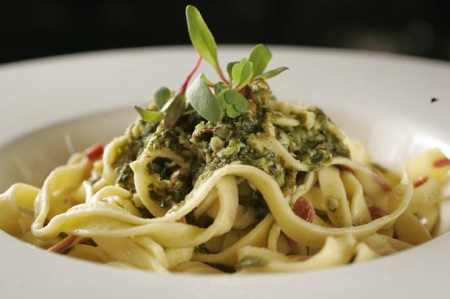 Tagliarine ao molho pesto Tagliarine ao molho pesto