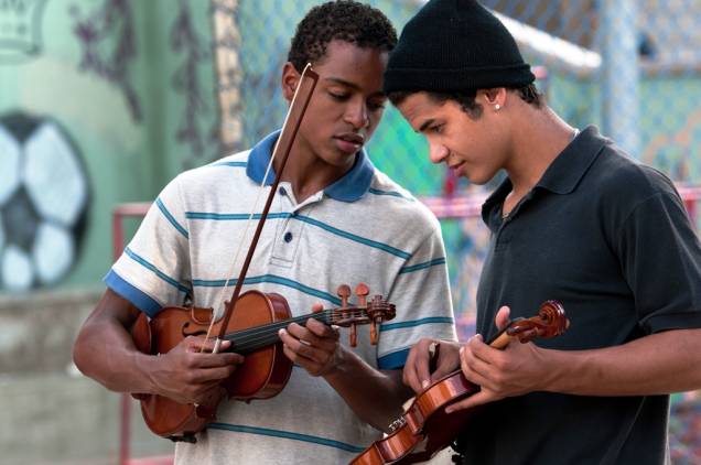Tudo que Aprendemos Juntos: um adolescente abandona o tráfico e descobre seu talento para a música Tudo que Aprendemos Juntos: um adolescente abandona o tráfico e descobre seu talento para a música
