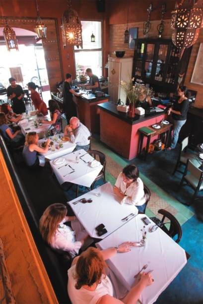 Salão do marroquino Tanger, na Vila Madalena: receitas ricas em condimentos Salão do marroquino Tanger, na Vila Madalena: receitas ricas em condimentos