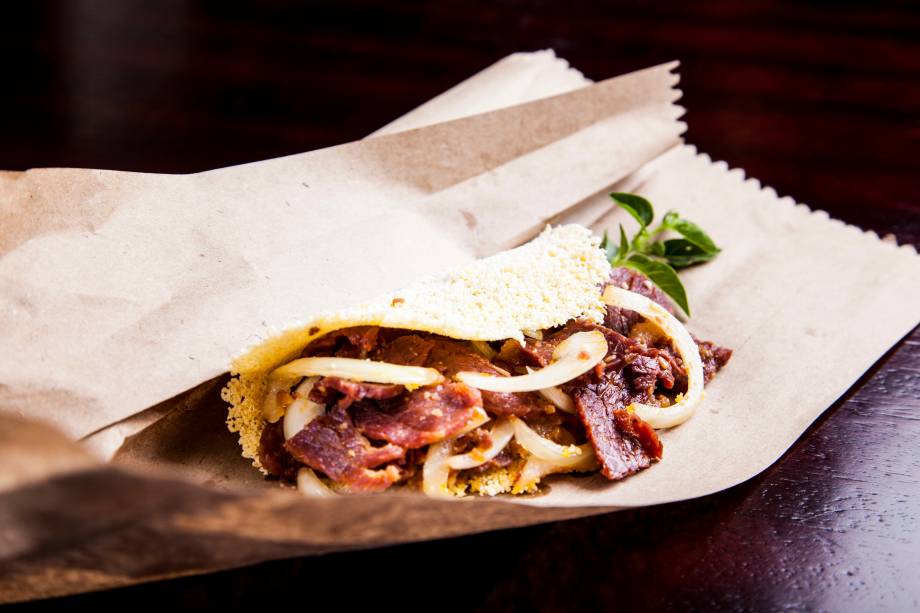 Tapioca com carne-seca e abóbora, servida no Aconchego Carioca Tapioca com carne-seca e abóbora, servida no Aconchego Carioca