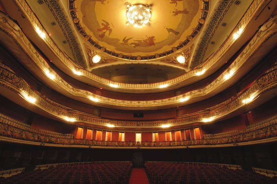 O Teatro Municipal: restaurado em 2011, após quase três anos em obras O Teatro Municipal: restaurado em 2011, após quase três anos em obras