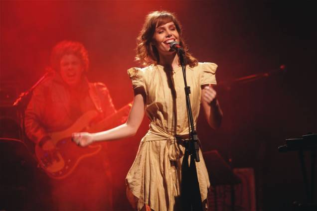Thaís Gulin: a cantora curitibana mostra canções do seu segundo disco, ôÔÔôôÔôÔ Thaís Gulin: a cantora curitibana mostra canções do seu segundo disco, ôÔÔôôÔôÔ