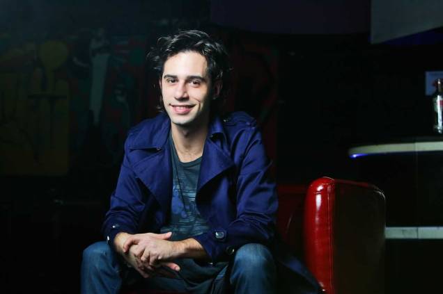 O cantor Thiago Pethit O cantor Thiago Pethit