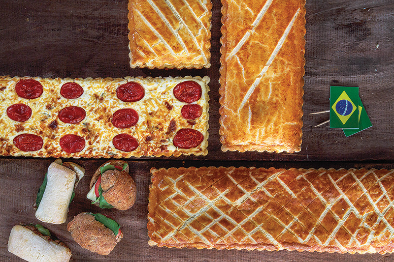 Para dividir: salgados para dez pessoas Para dividir: salgados para dez pessoas