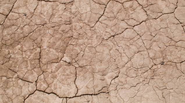 Frame do vídeo <em>Mapa Temporal de uma Terra não Sedimentada</em>, de Thiago Rocha Pitta Frame do vídeo <em>Mapa Temporal de uma Terra não Sedimentada</em>, de Thiago Rocha Pitta