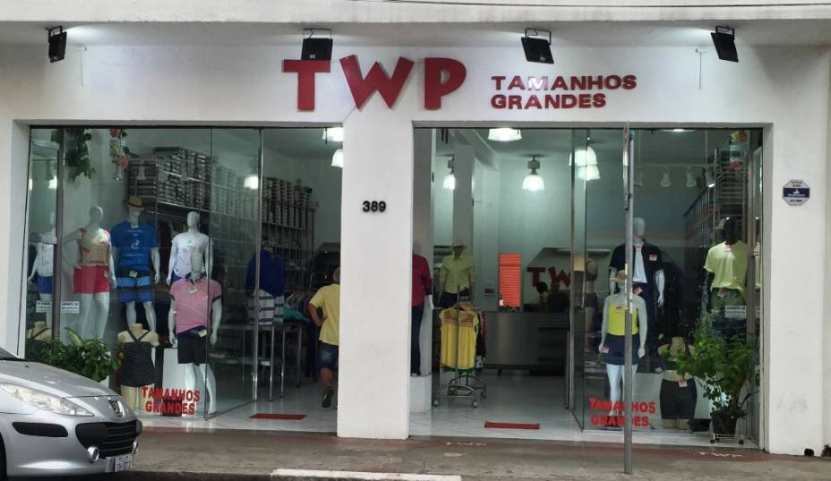 A fachada da loja TWP Plus Size