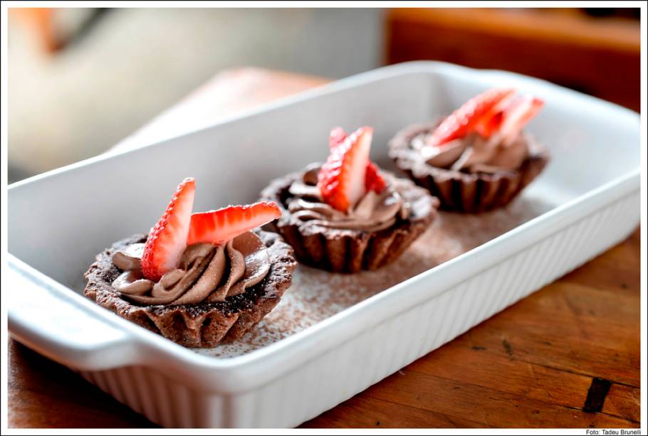 Receita de Lina Bo Bardi: torta de chocolate com morango Receita de Lina Bo Bardi: torta de chocolate com morango