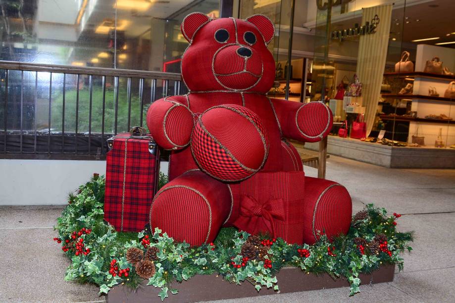 Animais de tecido compõem a decoração de Natal do Shopping Cidade Jardim Animais de tecido compõem a decoração de Natal do Shopping Cidade Jardim