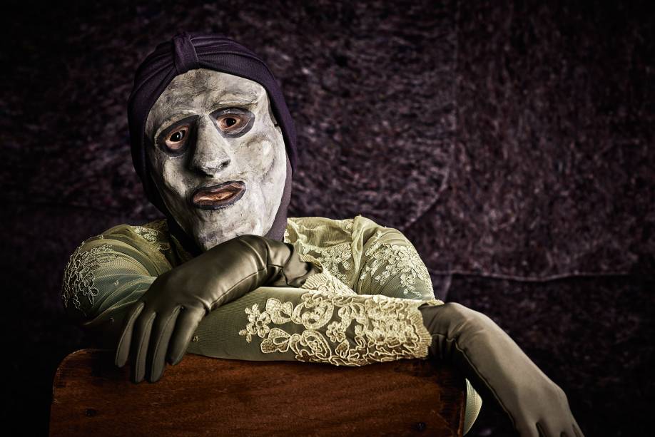 Gabriel Bodstein: solo com recurso de máscaras Gabriel Bodstein: solo com recurso de máscaras