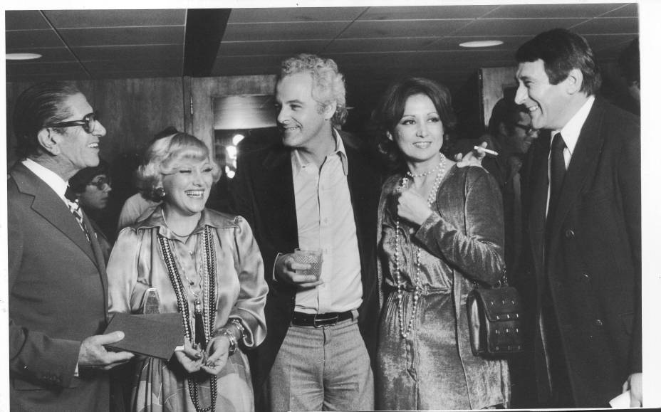 Victor Civita, Nicette Bruno, Flávio Rangel, Eva Wilma e Paulo Goulart na abertura do evento 2000 Anos de Teatro, que faz parte da campanha de lançamento da coleção em fascículos Teatro Vivo, da Abril Cultural - 02/1976