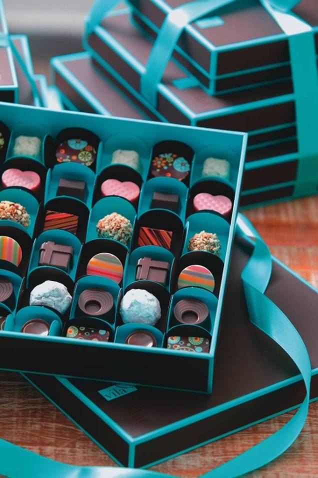 Caixa para presente com 36 unidades: guloseimas à escolha do cliente Caixa para presente com 36 unidades: guloseimas à escolha do cliente