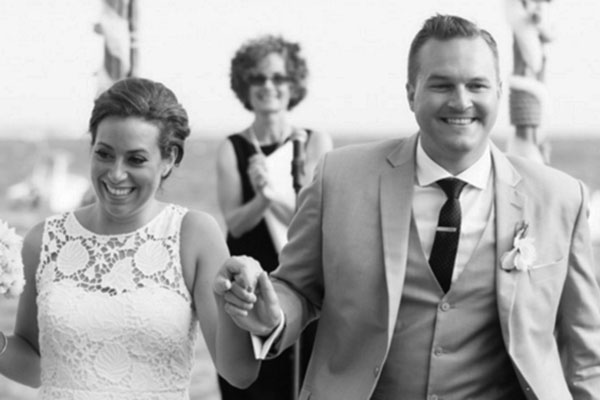 Noiva quase morre no dia de seu casamento após atribuir severas dores a um ataque de nervos