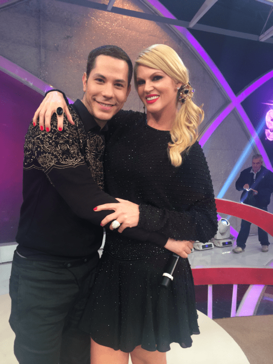 Gostaria de agradecer o carinhos de vocês nos últimos dias, quando me recuperava de uma cirurgia!