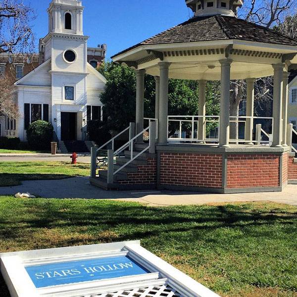 Essas fotos do set de filmagens do seriado “Gilmore Girls” vão alegrar a sua sexta (19)