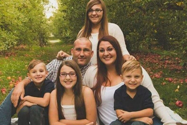 Adolescente de 13 anos de idade sofre queimaduras por causa de seu celular