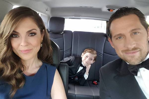 Os pais do ator mirim Jacob Tremblay chamaram atenção no tapete vermelho do Oscar
