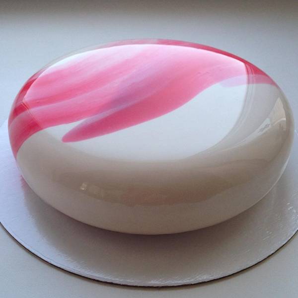 Esta confeiteira conquistou a internet com bolos bonitos demais para serem de verdade