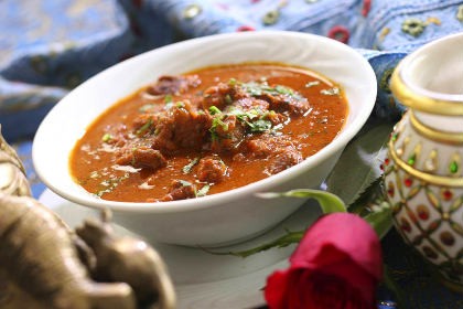 Cordeiro Cozido com Especiarias, do restaurante Delhi Palace Cordeiro Cozido com Especiarias, do restaurante Delhi Palace