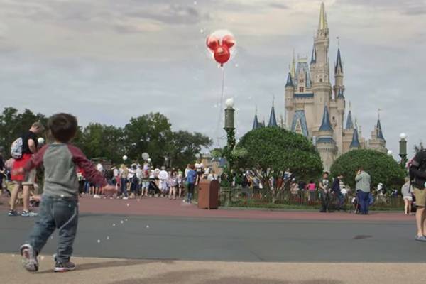 Pai transforma viagem para Disney em filme de aventura com efeitos especiais