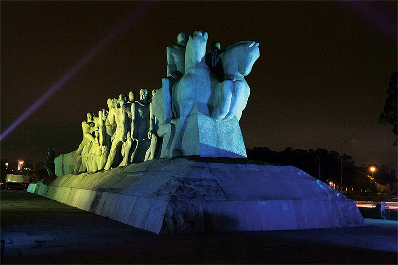 O monumento no Ibirapuera O monumento no Ibirapuera