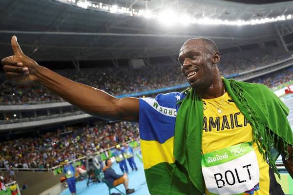 Fotos de Usain Bolt em momento íntimo com estudante carioca caem nas redes sociais