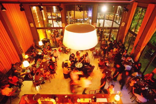 O bonito ambiente do Rádio Café: um dos pontos de paquera dos Jardins O bonito ambiente do Rádio Café: um dos pontos de paquera dos Jardins