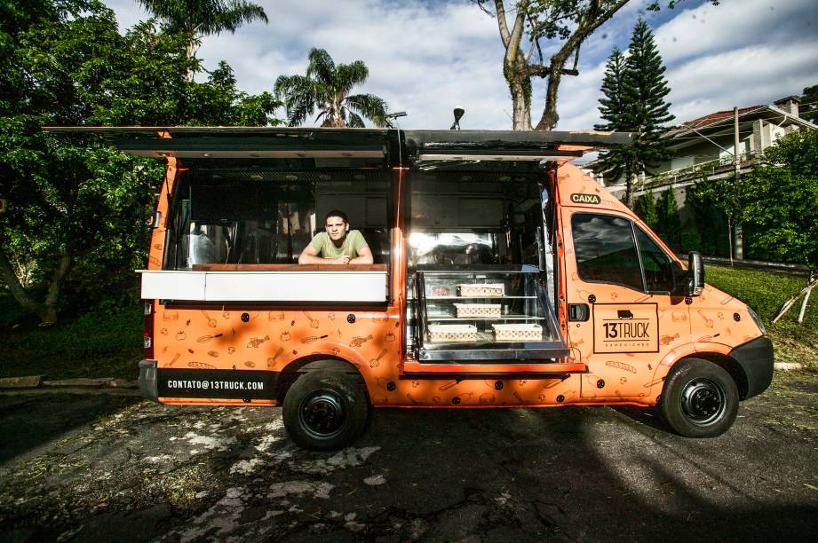 Sanduíches são as especialidades do 13 Truck Sanduíches são as especialidades do 13 Truck