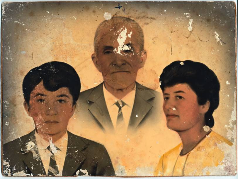 Uma das versões originais dos retratos: ferramentas digitais para restauração Uma das versões originais dos retratos: ferramentas digitais para restauração