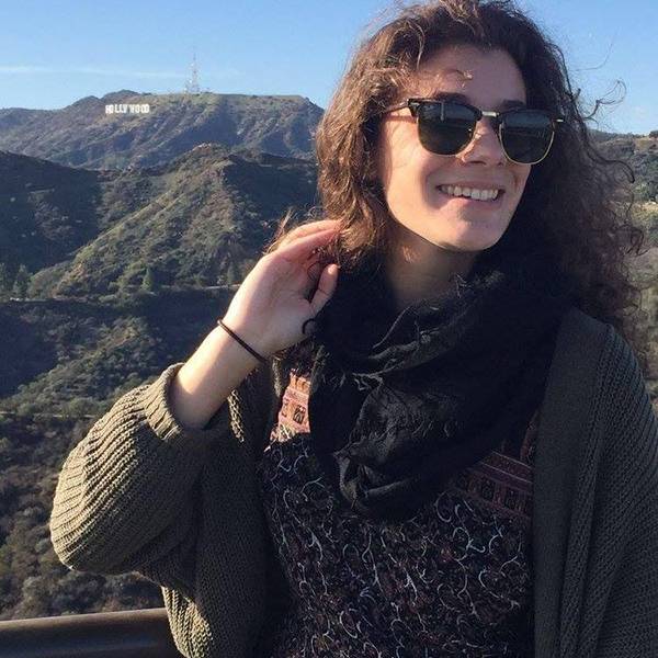 Aos 19 anos, Giulia Figueiredo, filha de Lilia Cabral, quer ser atriz assim como a mãe